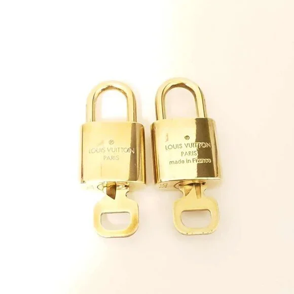 100% Authentic Louis Vuitton Shiny Gold 2 Locks and Keys - Picture 8 of 8